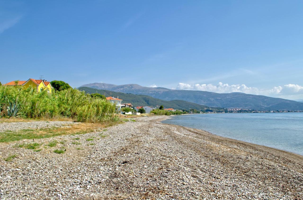 Epipleon Luxury Suites -102- Δωμάτιο 45Τμ Με Βεράντα 35Τμ Μπροστά Στη Θάλασσα Nafpaktos Zewnętrze zdjęcie