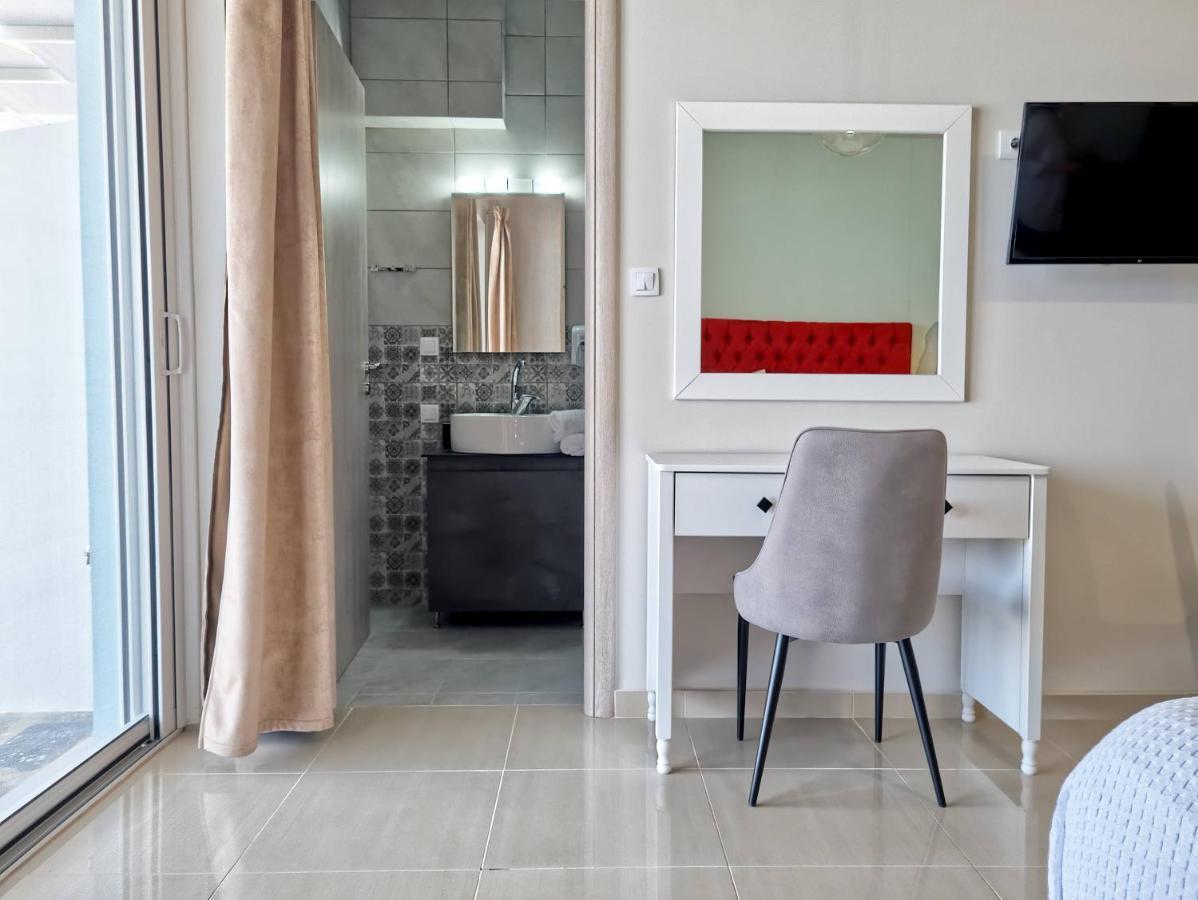 Epipleon Luxury Suites -102- Δωμάτιο 45Τμ Με Βεράντα 35Τμ Μπροστά Στη Θάλασσα Nafpaktos Zewnętrze zdjęcie